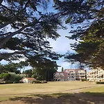 En Rdc Avec Terrasse Face A La Appartement *