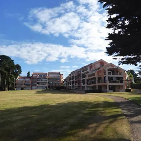 En Rdc Avec Terrasse Face A La