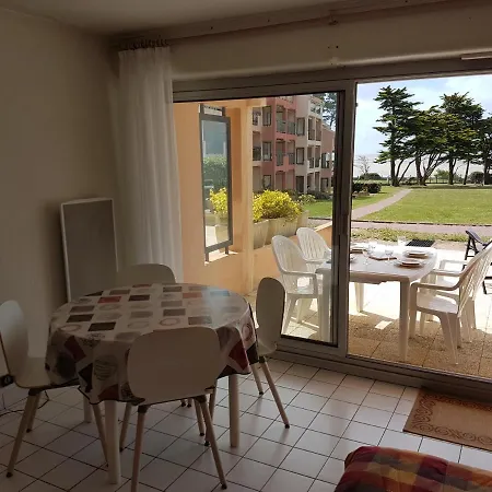 Appartement En Rdc Avec Terrasse Face A La