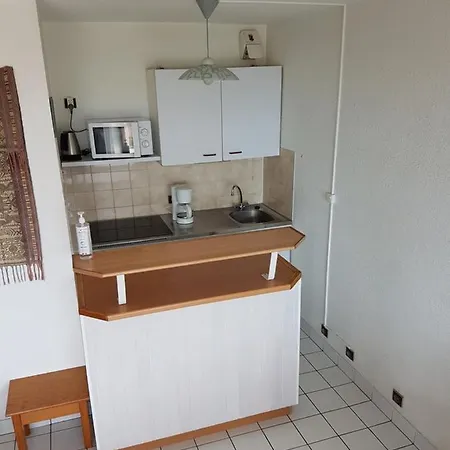 Διαμέρισμα En Rdc Avec Terrasse Face A La *