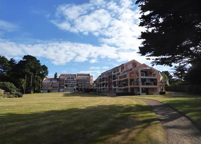 En Rdc Avec Terrasse Face A La