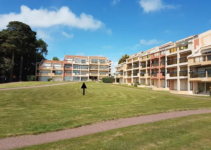 En Rdc Avec Terrasse Face A La