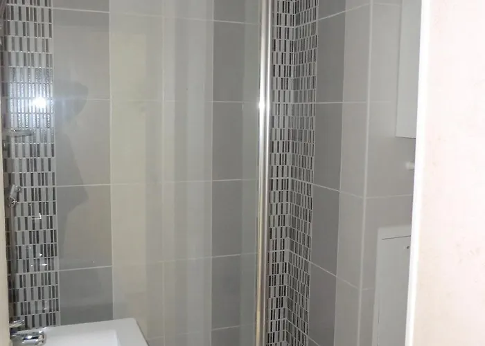 En Rdc Avec Terrasse Face A La