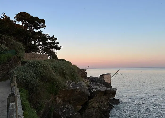 En Rdc Avec Terrasse Face A La *